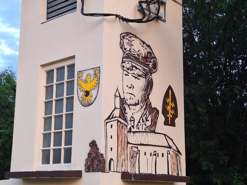 Mural posvećen generalu Mladenu Markaču