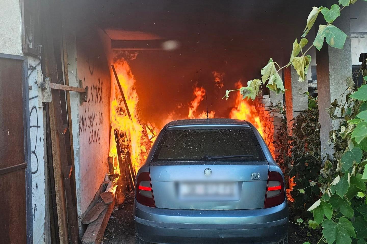 Požar automobila u Hrvatskoj Kostajnici