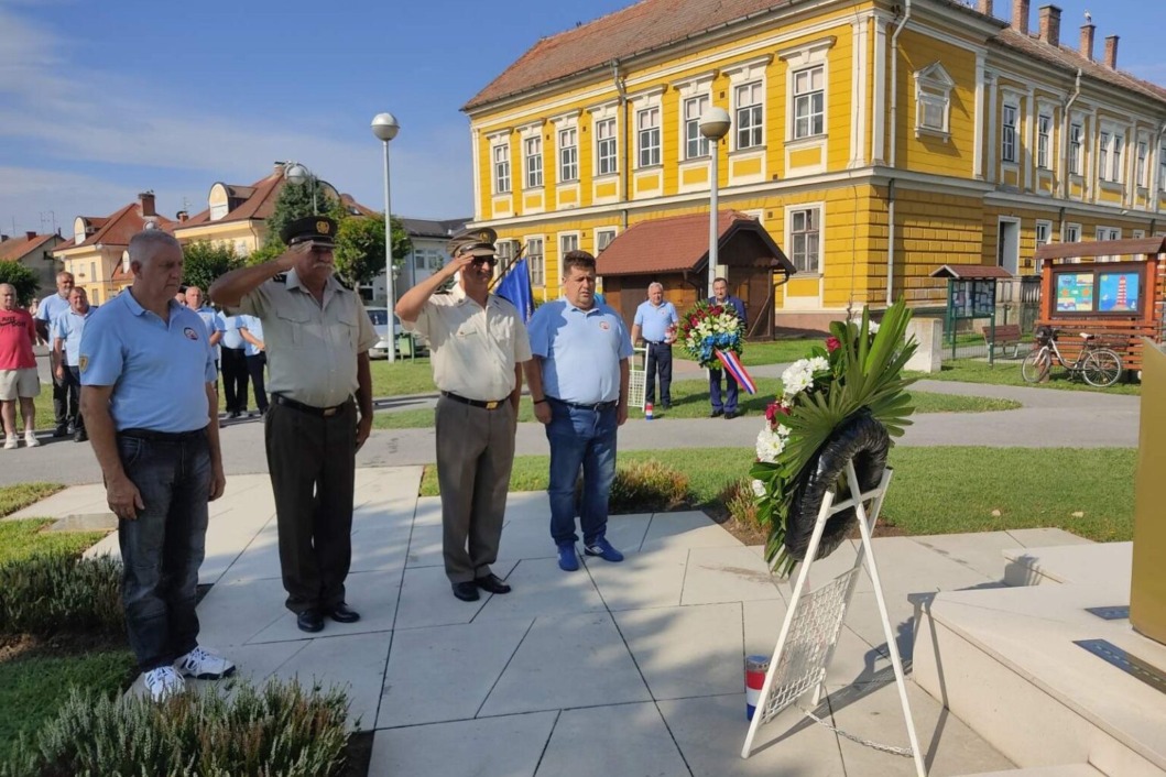 Dan pobjede i domovinske zahvalnosti i Dan hrvatskih branitelja.