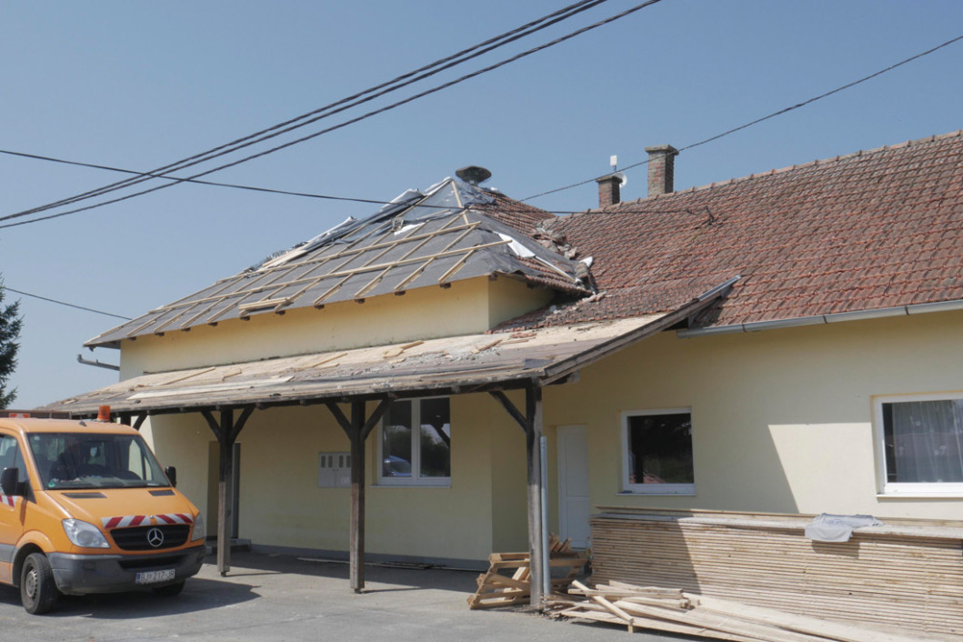 Rekonstrukcija krovišta galerije u naselju Batinske