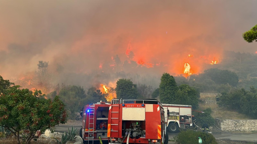 Vatrogasci u Tučepima