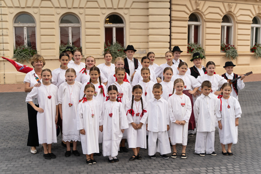 Članovi Folklornog ansambla Koprivnica