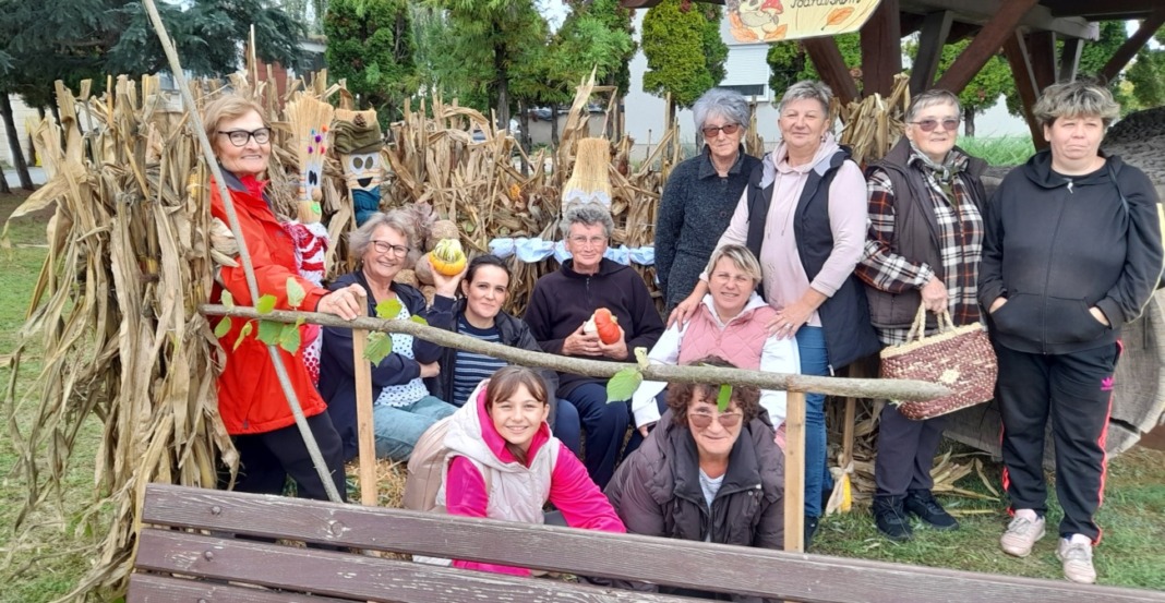 Vrijedne članice Udruge žena Kloštar Podravski pripremile su pravi jesenski ugođaj