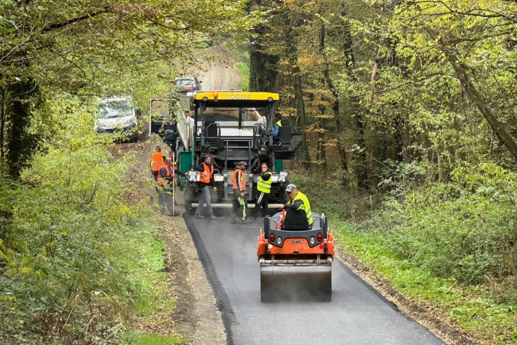 Asfaltiranje ceste koja spaja Šćepanje i Podrute