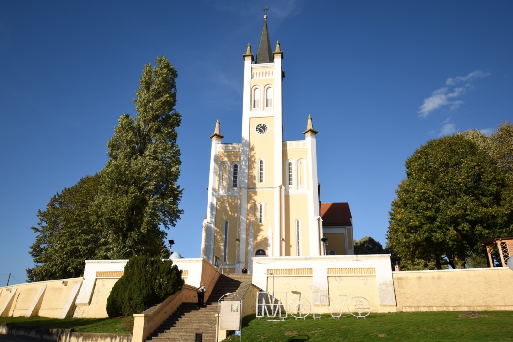 Crkva Uznesenja Blažene Djevice Marije na nebu u Molvama 