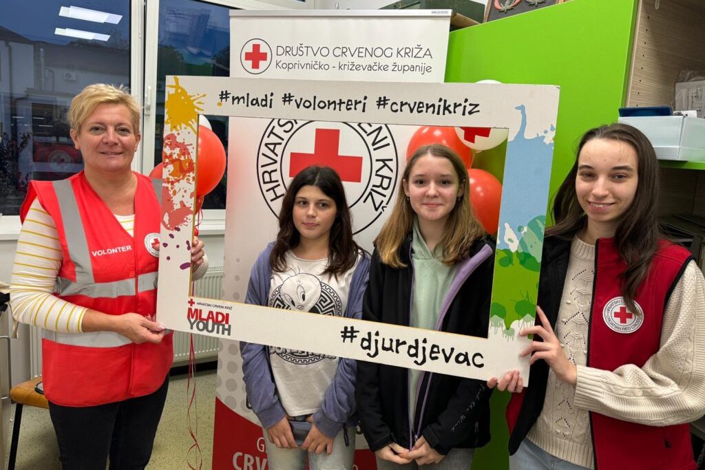 Učenici i djelatnice Crvenog križa Đurđevac