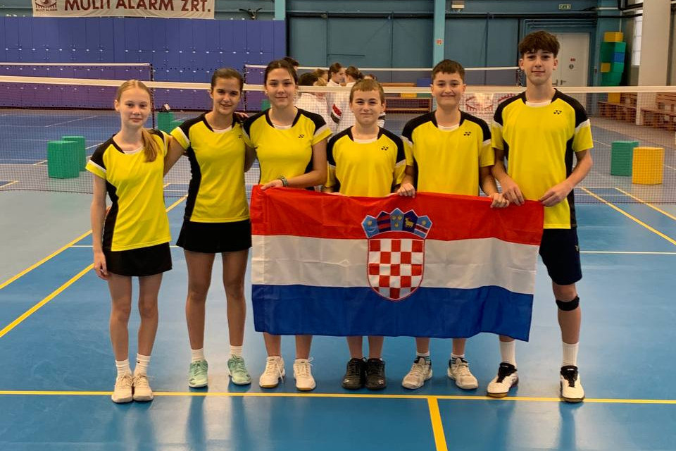 Hrvatska kadetska badmintonska reprezentacija (drugo mjesto)