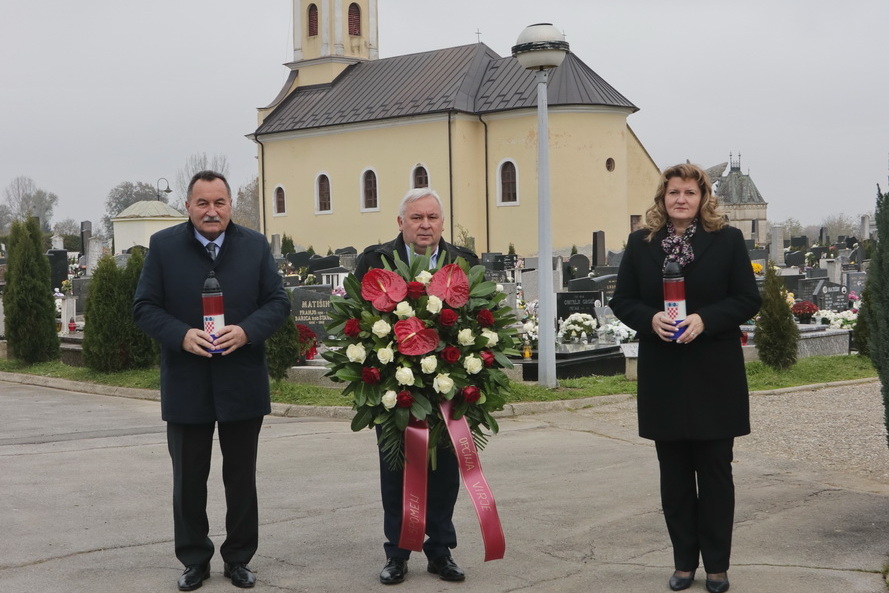 Polaganje vijenaca u Virju