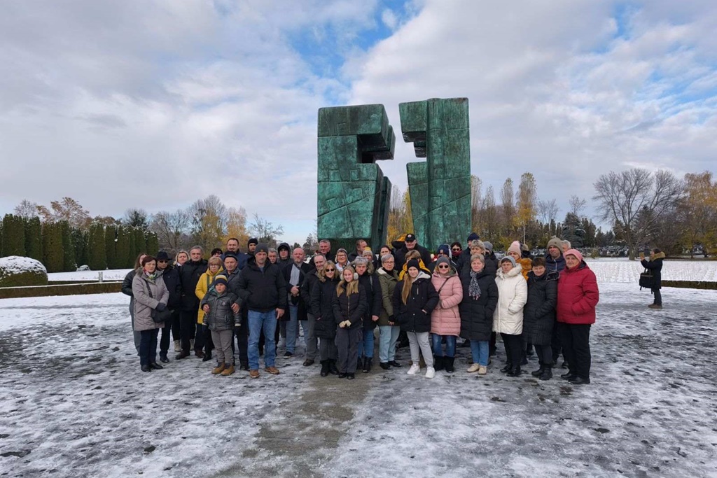 Novomarofčani na Memorijalnon groblju žrtava iz Domovinskog rata u Vukovaru