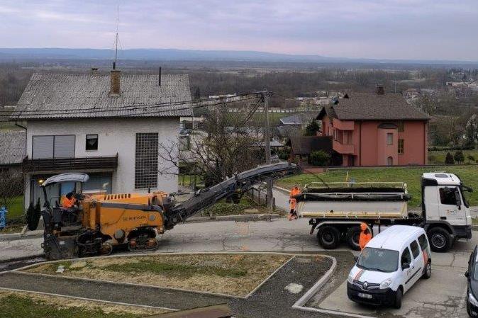 Asfaltiranje ulica u Križu